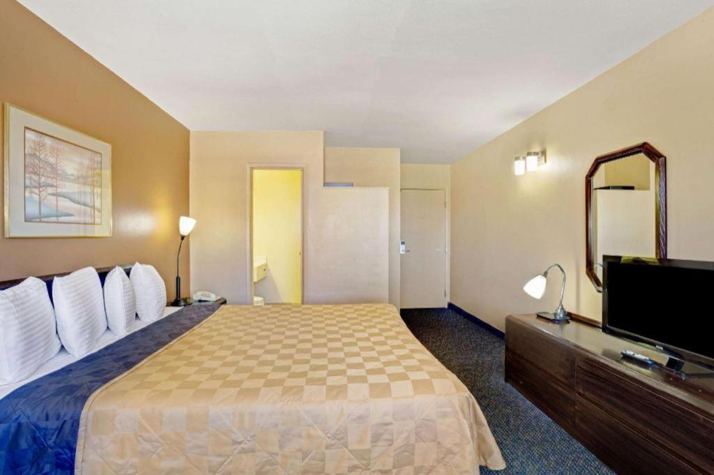 Howard Johnson By Wyndham South Lake Tahoe Exterior foto