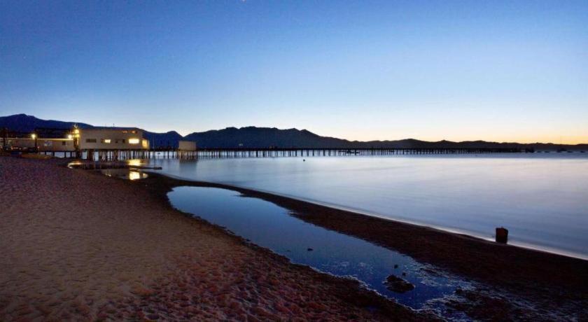 Howard Johnson By Wyndham South Lake Tahoe Exterior foto